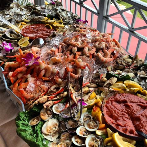 Raw seafood bar | Seafood buffet, Bbq party food, Buffet food