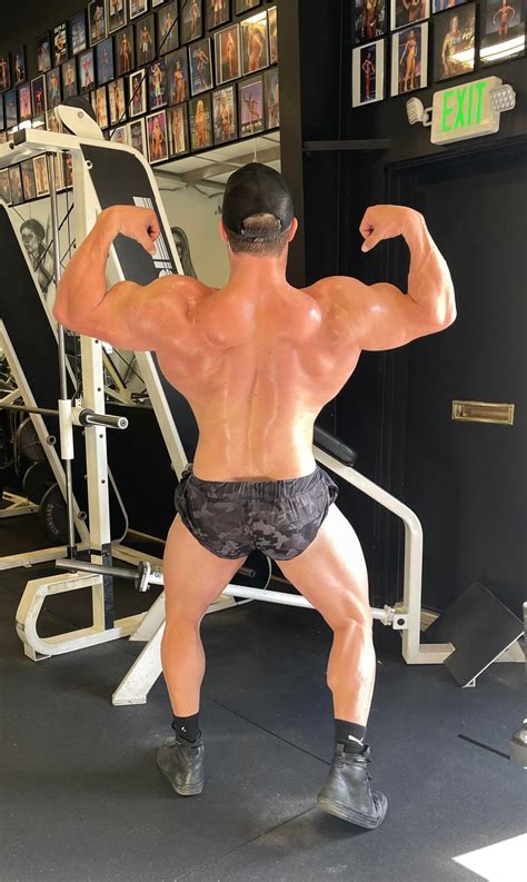 Classic physique, 6’1, 270 lbs, off-season : r/zyzz