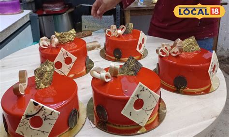 మొదలైన న్యూ ఇయర్ సందడి.. ఊరిస్తున్న కేక్స్.. Bakers by Bans Bakery shop ...