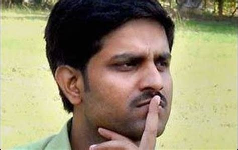 Twenty22-India on the move: Reds release captive officials