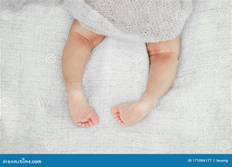 Newborn Quivering Legs at Meagan Brown blog