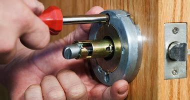 Locks & Locksmiths Service 的图像结果