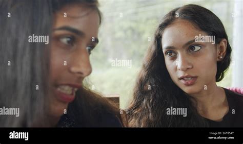 Angry Conversation 的图像结果