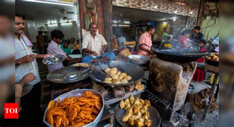RG Kar protest shakes Kolkata eateries, sales drop drastically ...