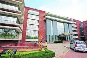 Top LLM Colleges in India 2026: Ranking, Fees, Admission, Placement 2026