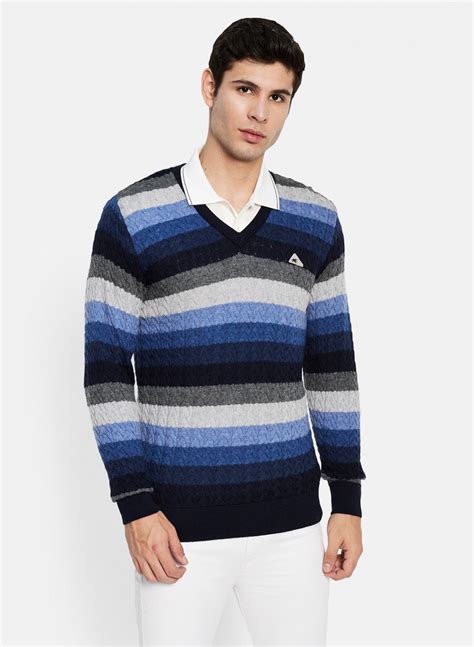 Buy Men Navy Blue Solid Pullover Online in India - Monte Carlo