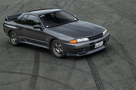 Nissan Skyline R32 By NISSAN GT R EVOLUTION.. SKYLINE R32 GT R V R35