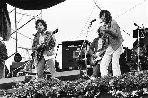 [B!] Flashback: Bob Dylan and Neil Young Duet for the First Time at ...