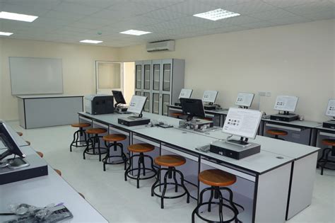 Computer Laboratory Group Table for Desktop Computer 的图像结果