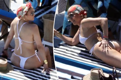 Jennifer Lopez suns her buns in thong bikini during Italian getaway