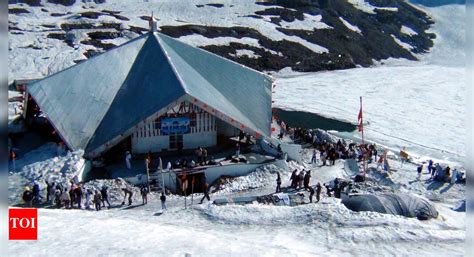 Portals of Hemkund Sahib open, 4,000 visit shrine | Dehradun News ...
