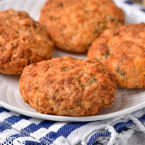 Air Fryer Salmon Patties Recipe - Mom Foodie