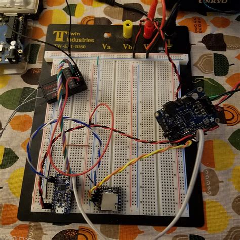 Connecting Arduino to RC Receiver 的图像结果