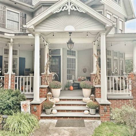 26 Charming Front Porch Lighting Ideas for an Inviting Home