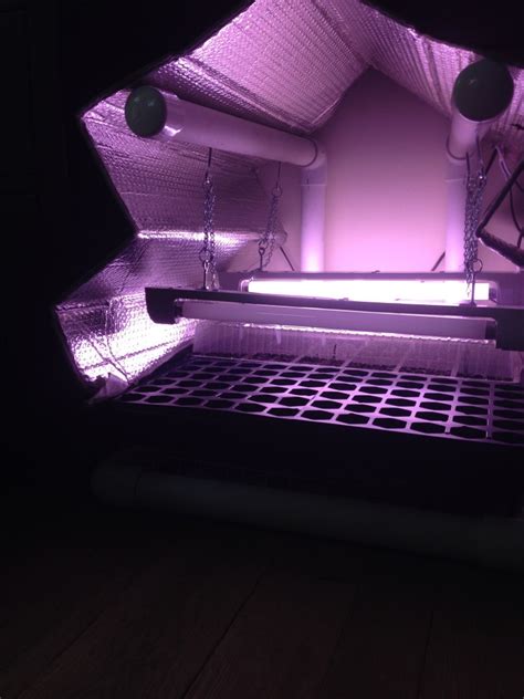 PVC Grow Light Stand 的图像结果