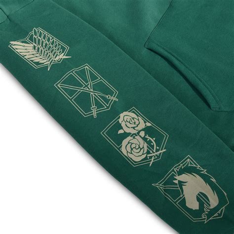 Hoodie militar verde con símbolo de explorador - Attack on Titan ...