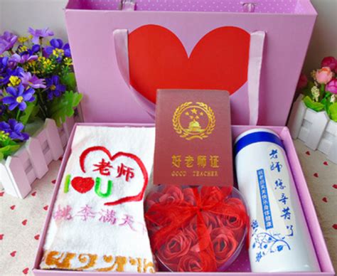 法学生送什么礼物最新素材