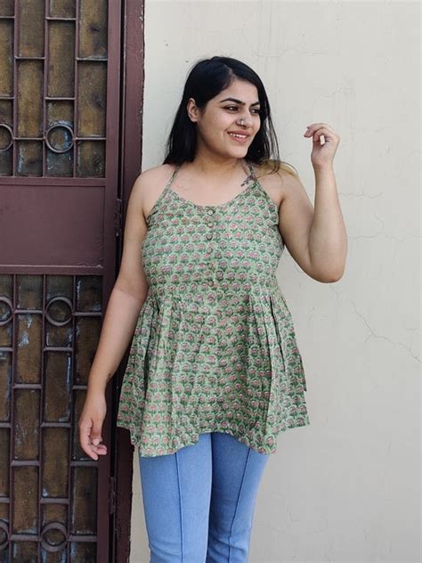Elaichi Hand Block Printed Cross Back Spaghetti Peplum Top – Kasaa Hues