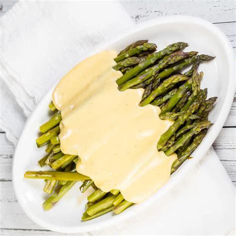 Best Cheese Sauce For Asparagus: Easy, Rich & Delicious Sauce