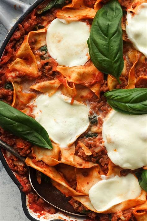 Healthy One Pan Lasagne - 30 Minutes to Delicious