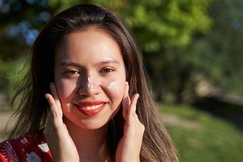 Is Tanning Lotion Bad For You? How To Use It Safely – Tanning Lotion Warehouse Blog