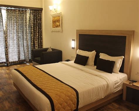 TEA HARVESTER (Chithirapuram) - Hotel Reviews, Photos, Rate Comparison ...