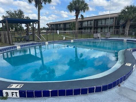 RODEWAY INN (Bushnell) - Hotel Reviews, Photos, Rate Comparison ...