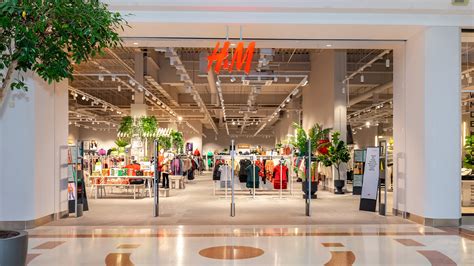 H&M reveals store revamp at Merry Hill Shopping Centre - TheIndustry.fashion