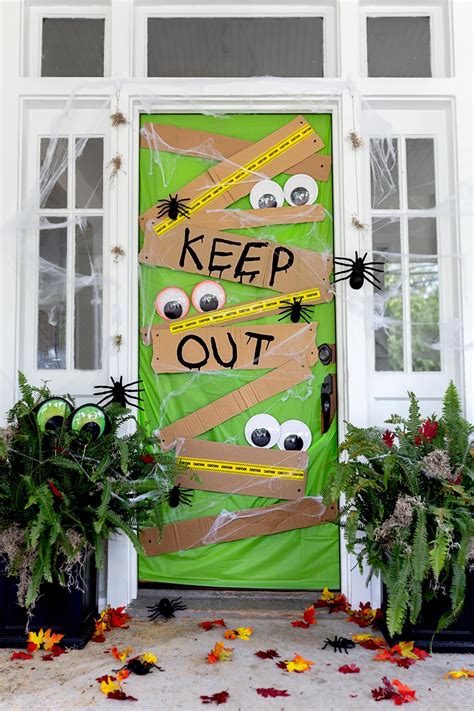 Trang trí cửa Halloween halloween door decorations độc đáo cho mùa Halloween