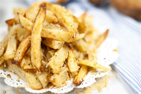 Easy Air Fryer Garlic Parmesan French Fries - Splendry