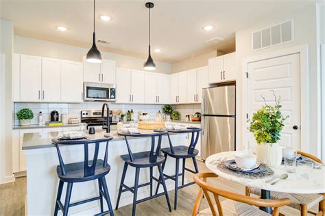 Photos & Tour | Cadence Sugar Hill Apartments | Sugar Hill, GA