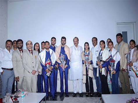 Maharashtra Government honours Kho Kho world cup winners, awards Rs 2. ...