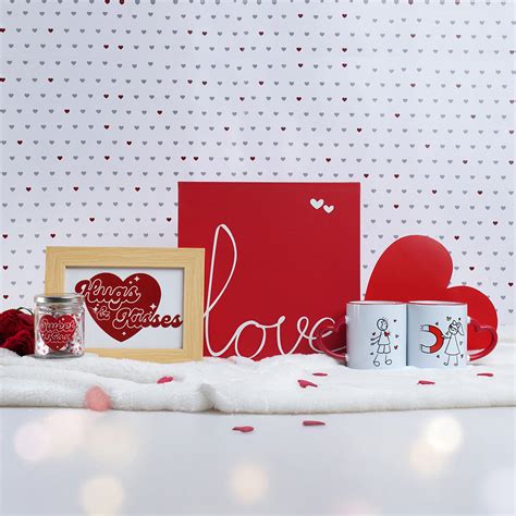 Luxury Gift Hampers | Customised Gift Hampers Online in India – BoxUp ...