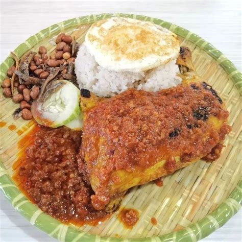 15 places for the best nasi lemak in Singapore, from basic to bougie