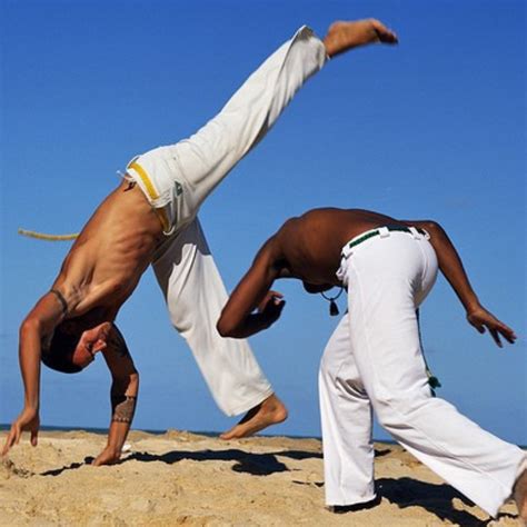 Capoeira : art martial, danse et culture brésilienne – Tout savoir pour ...