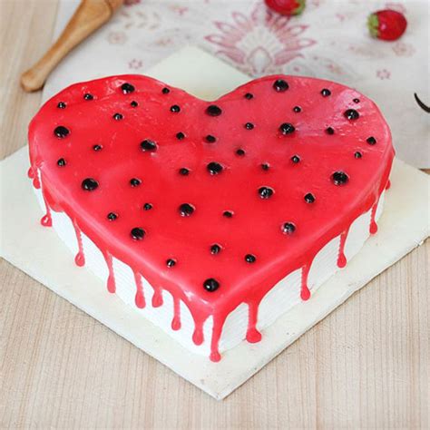 Strawberry Cake - Delivery Chennai, Order Strawberry Cake Online | Dona ...