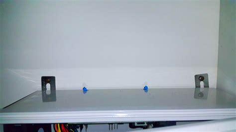 Computer Inside Wall 的图像结果