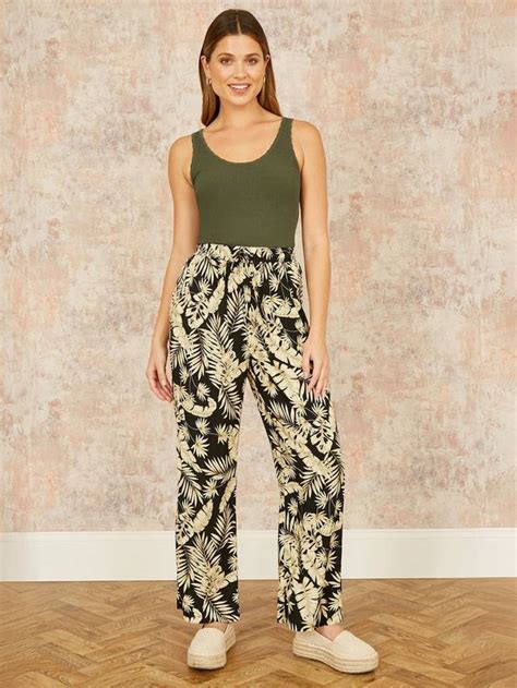 Yumi Scallop Trim Knit Vest Top, Khaki Green