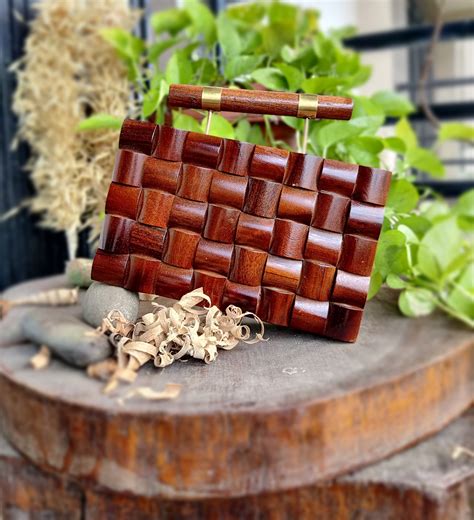 Checkered handbag in Acacia wood – Tash Bags