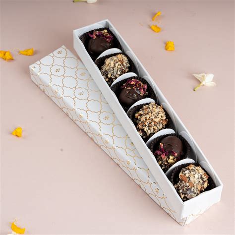 Moroccan Ivory Gold Foil Rigid Chocolate Box ( Cavity of 6 pcs ) – The ...