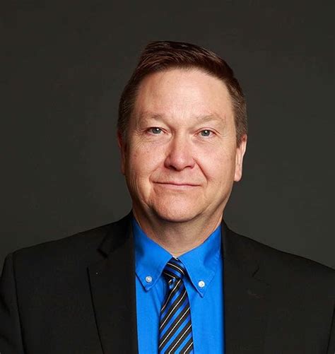 Buy Evangelicals Around the World: A Global Handbook for the 21st ...