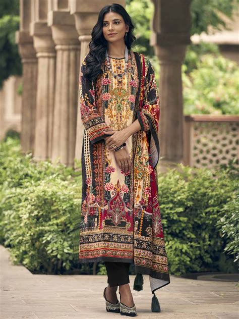 Unstitched Silk Velvet Green Pakistani Print Winter Suit – Stilento