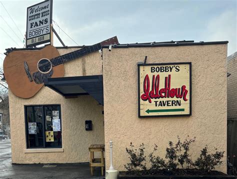 Michael Ray's Top 5 Dive Bars In Nashville - Backstage Country