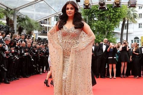 Aishwarya Rai Bachchan Look Savagely Beautiful At The 69th Cannes Film ...