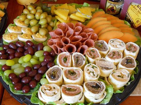 umm, looks good! | Food platters, Appetizer snacks, Different recipes