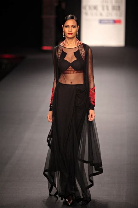 Runway Review: Varun Bahl at Couture Week | Vogue India