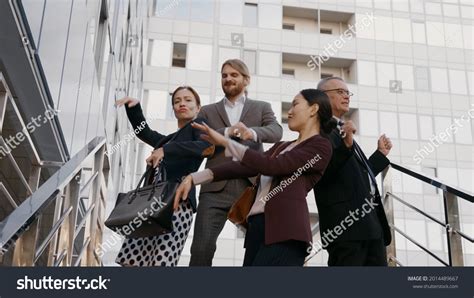 Excited Business People 的图像结果