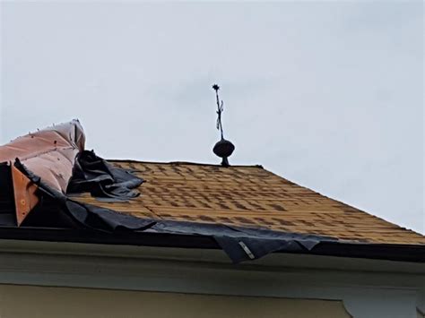 Snažno nevrijeme noćas otkrilo krovište župne crkve – Župa svete Jelene ...