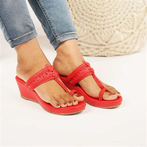 Haiku Wedges Rang Red – The Madras Trunk