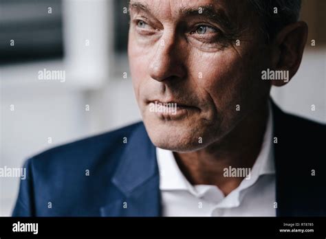 Business Man Face 的图像结果